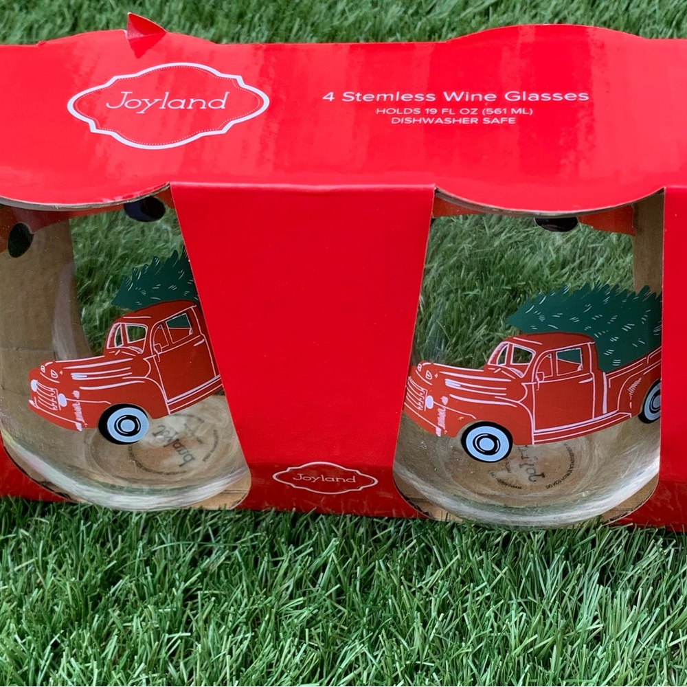 JOYLAND holiday stemless plastic wine glasses- Feat Old red pickup truck w/ tree